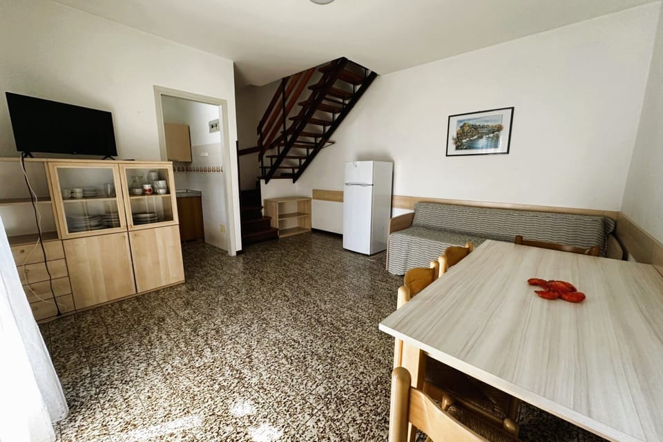 Apartment, 2 Bedrooms, Balcony, Garden View | Room amenity