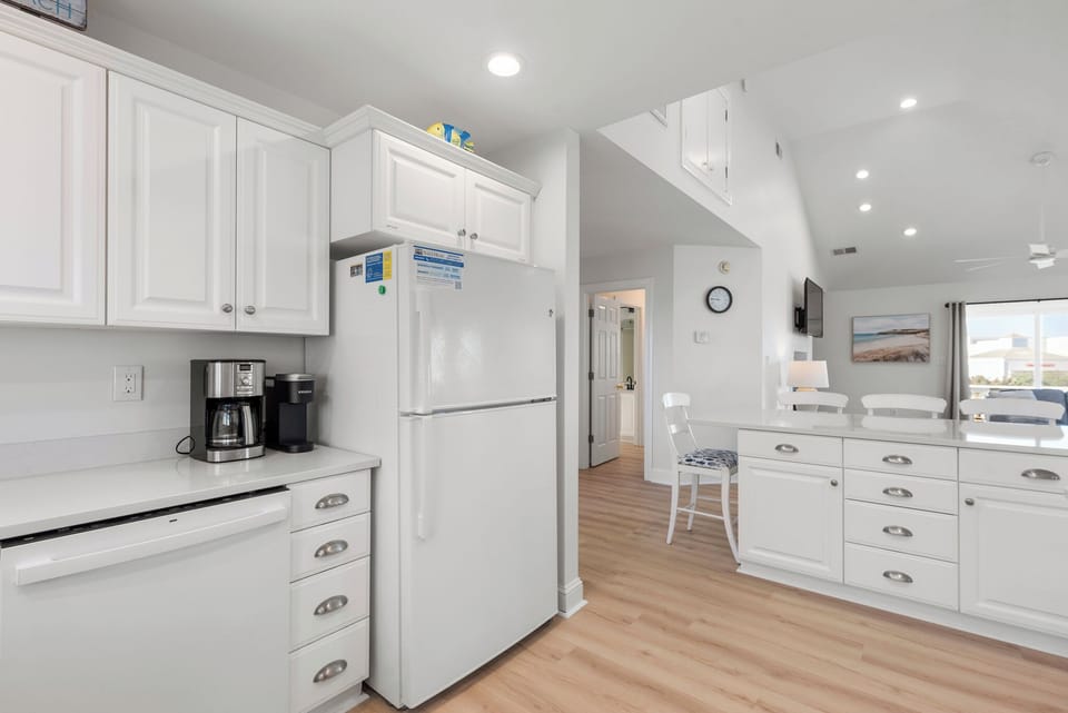 SV15: Ocean Dreams | Top Level Kitchen