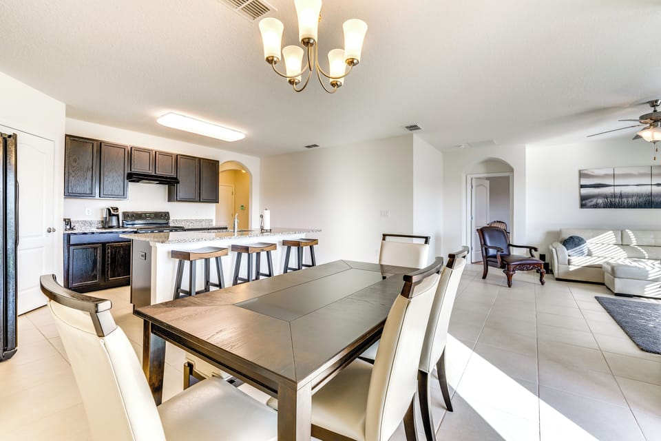 House (4 Bedrooms) | Interior