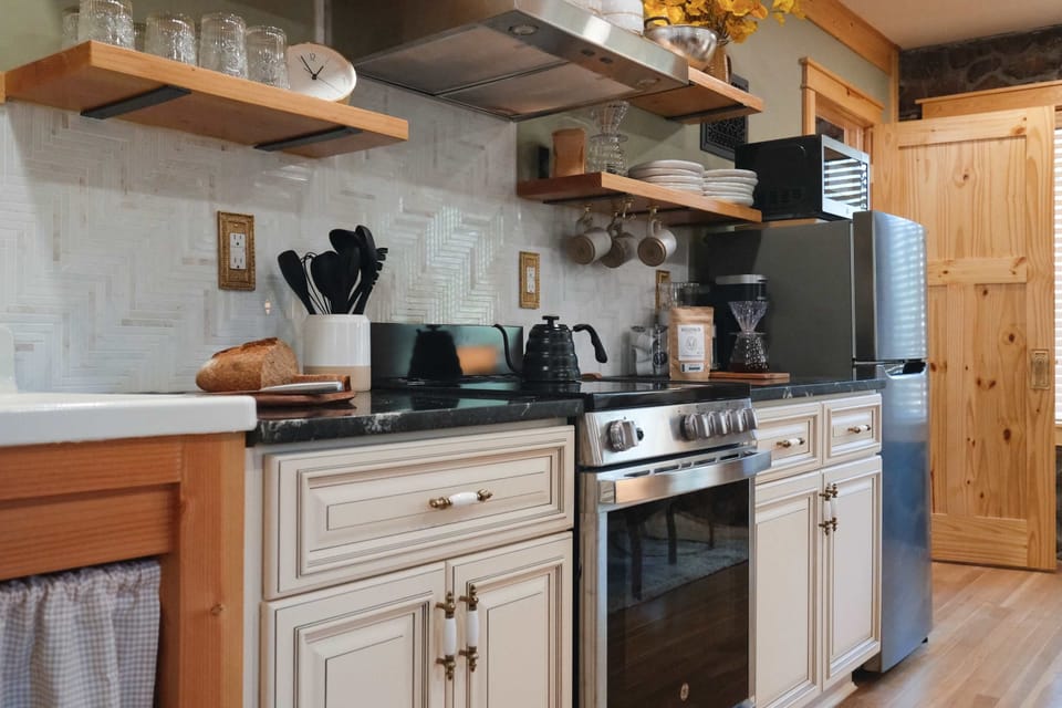 Fully stocked kitchen.