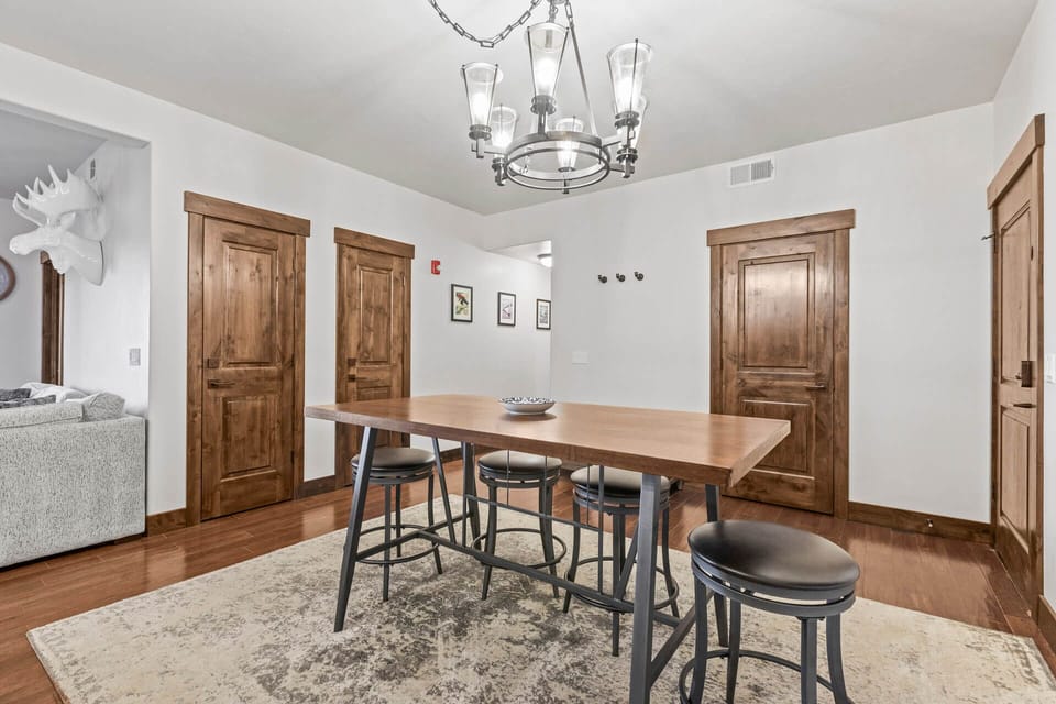 Vacation Rentals in Park City at Bear Hollow Ridge 2207: Dining area