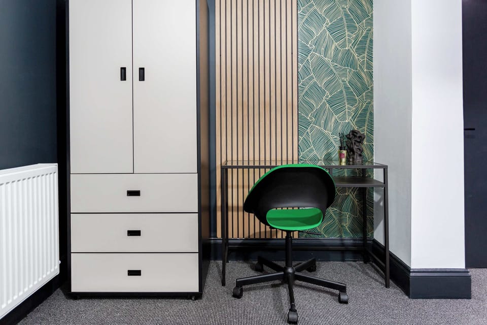 Bedroom with a workstation