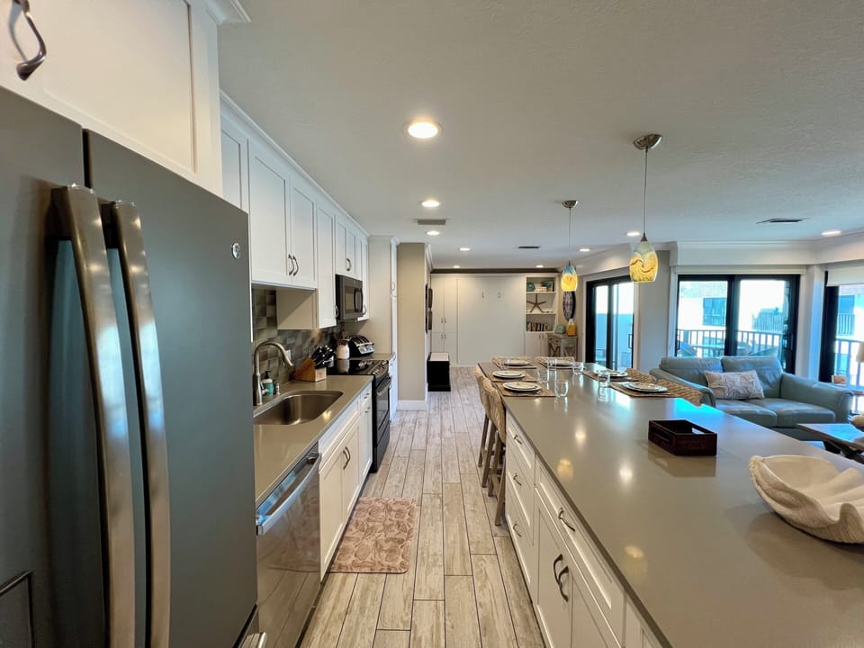 Waters Edge 208S Kitchen