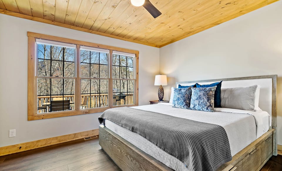 Large windows let in plenty of lighting