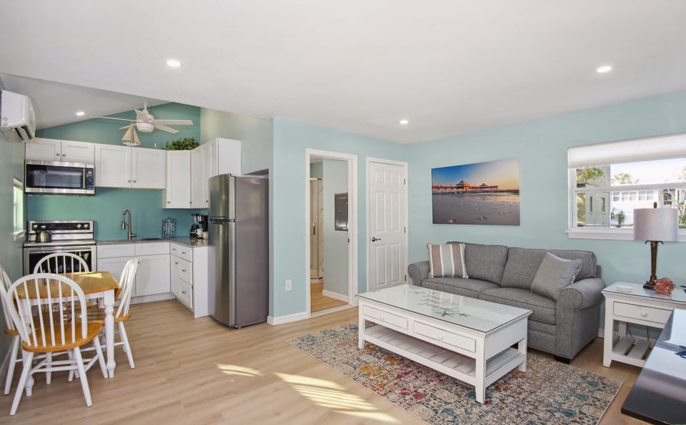 View of the Livingroom/Kitchen