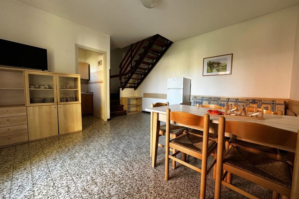 Apartment, 2 Bedrooms, Patio, Garden View | Dining room