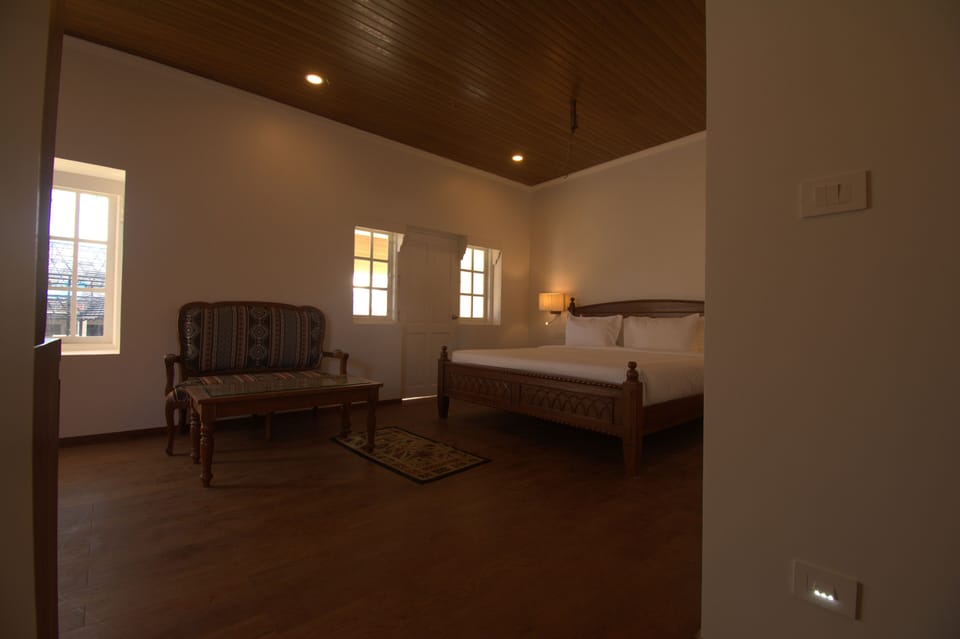In-room safe, free WiFi, bed sheets