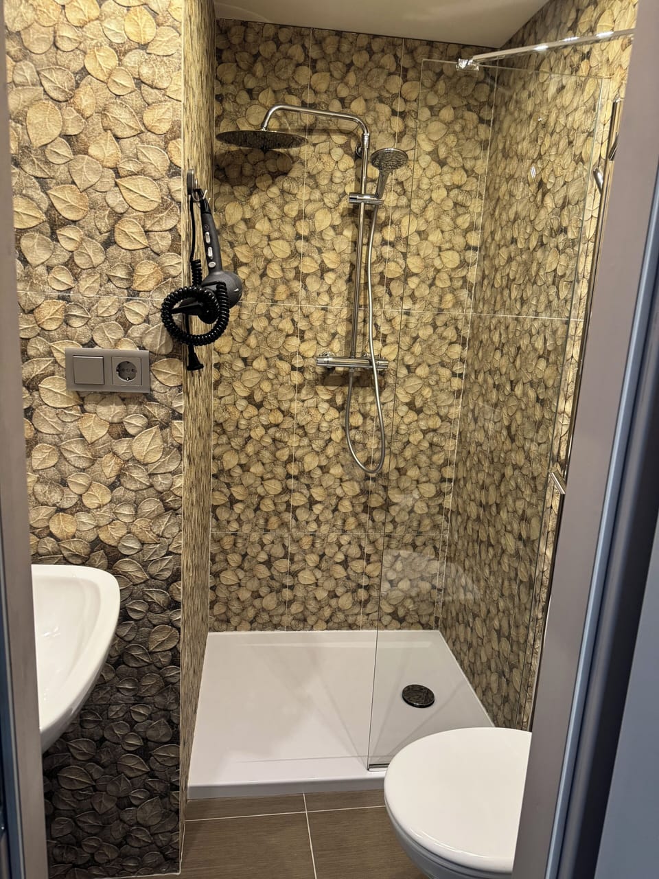 Classic Double or Twin Room, Balcony, Mountain View | In-room safe, individually decorated, individually furnished, desk