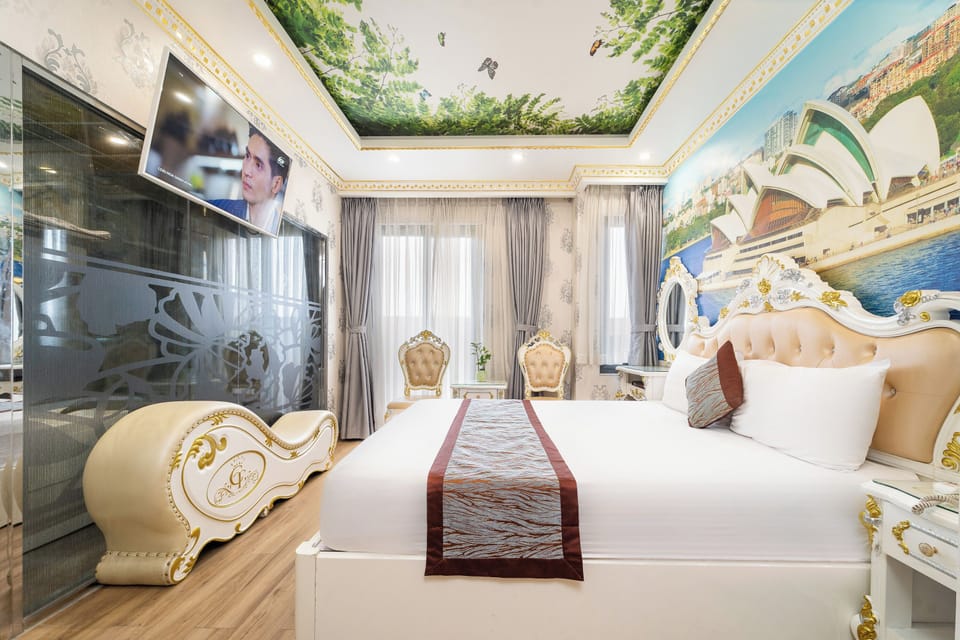 Economy Suite | Premium bedding, minibar, desk, soundproofing