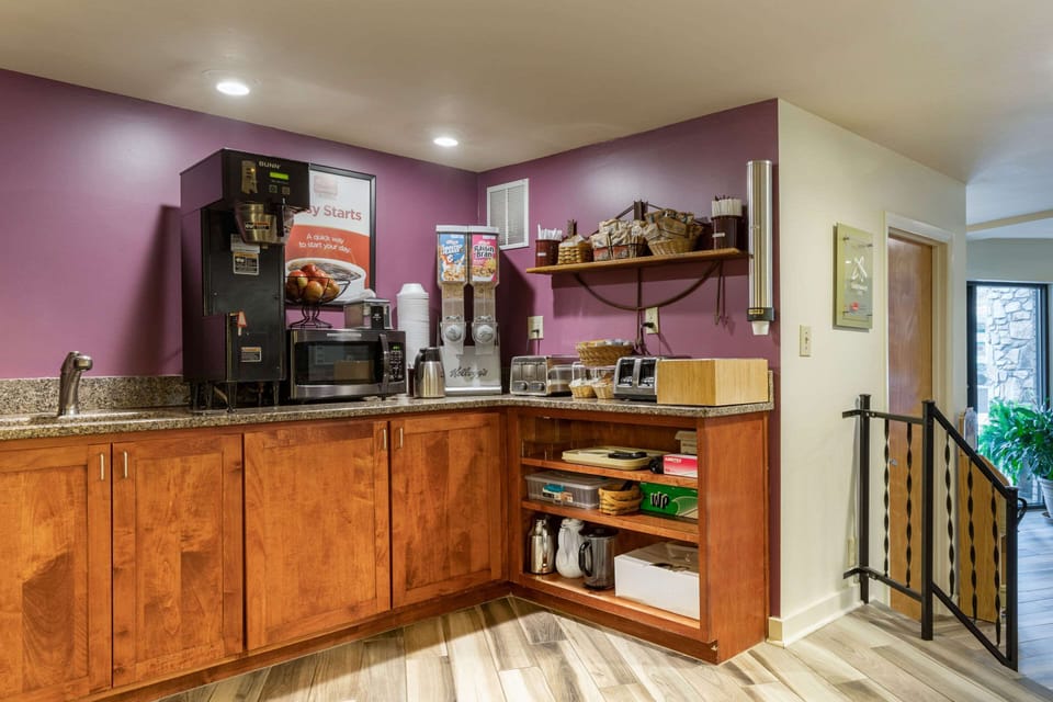 Free continental breakfast