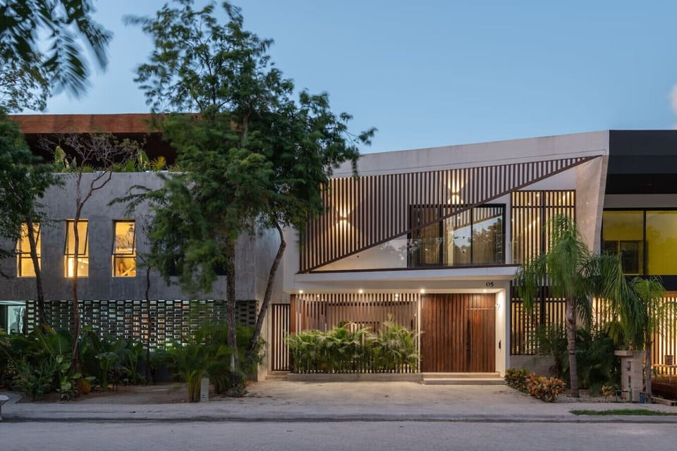 Modern & Stylish Villa with free parking