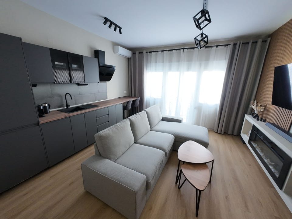Apartment, Non Smoking, Balcony | Private kitchen | Electric kettle, toaster