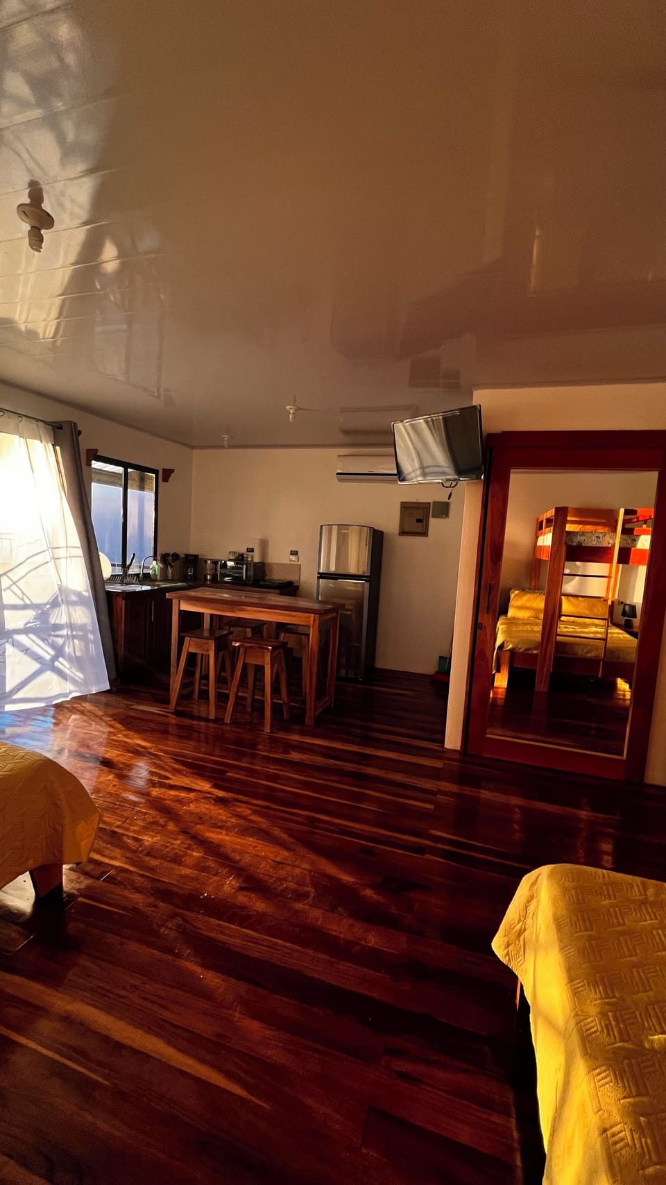 Bungalow Colibrí | Blackout drapes, free WiFi, bed sheets