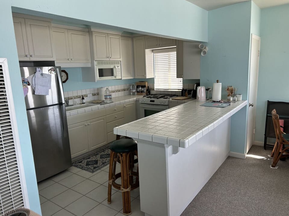 Kitchen+ 7 counter stools - Not shown