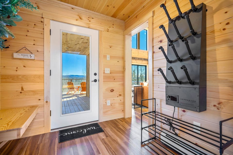 Use the spacious mudroom & boot dryer to keep your Sunday River ski gear dry.