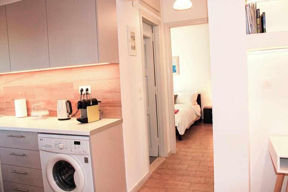 Kitchen & Corridor 1 (1 of 1)