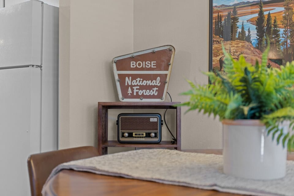 old fashioned radio
