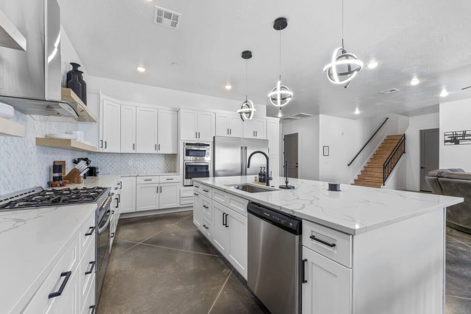 Open floor plan kitchen and island seats 4