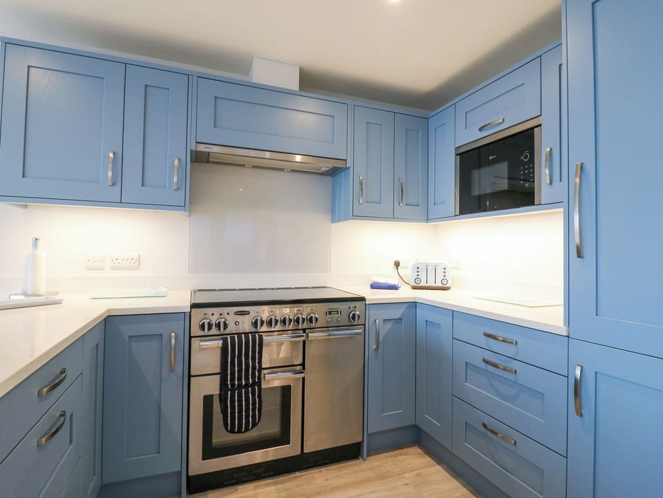 Fridge, microwave, dishwasher, toaster