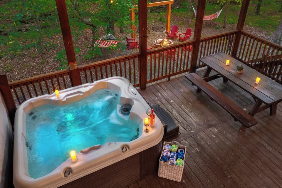 Finish your day with a cool evening and relaxing soak in a warm private hot tub.