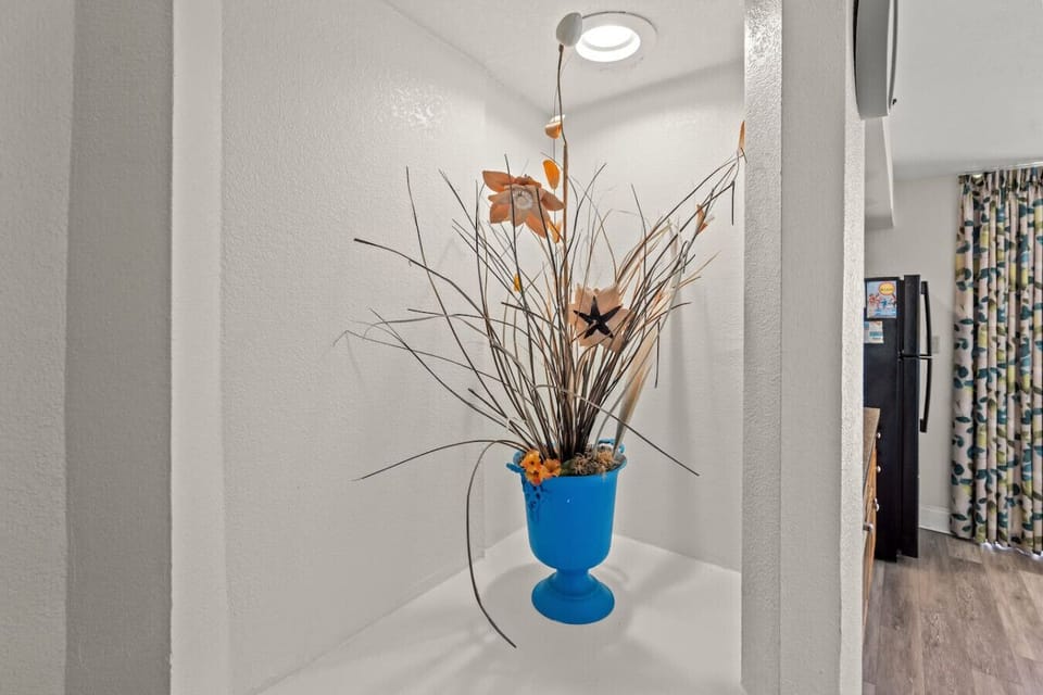 Spectacular Decorations set the mood and theme for an amazing beach vacation week.