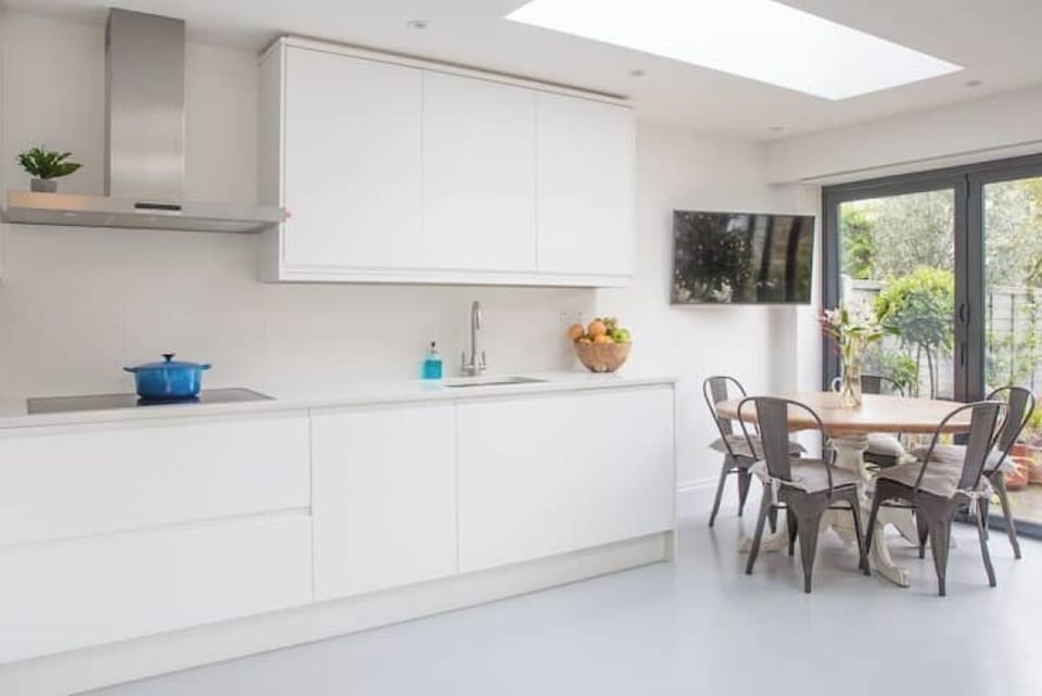 Kitchen / Dining area
