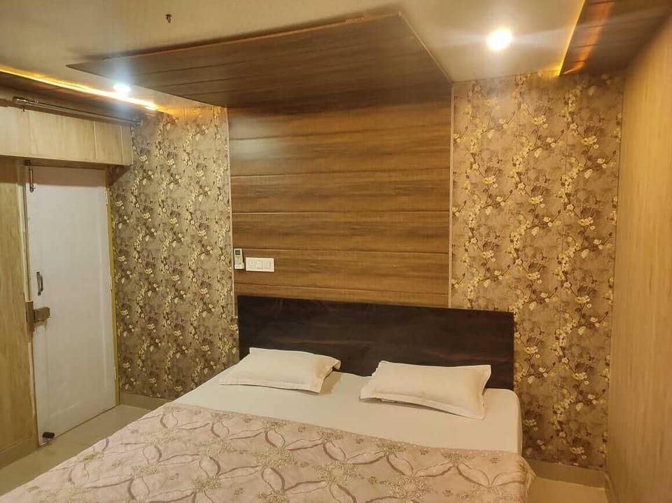 Family Room | Soundproofing, free WiFi