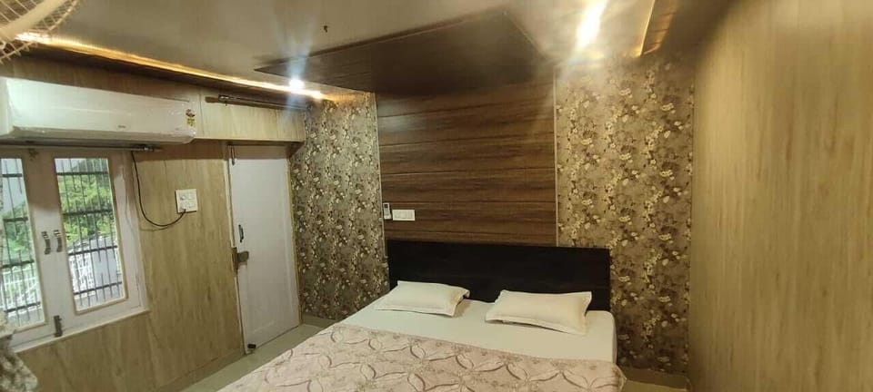 Family Room | Soundproofing, free WiFi