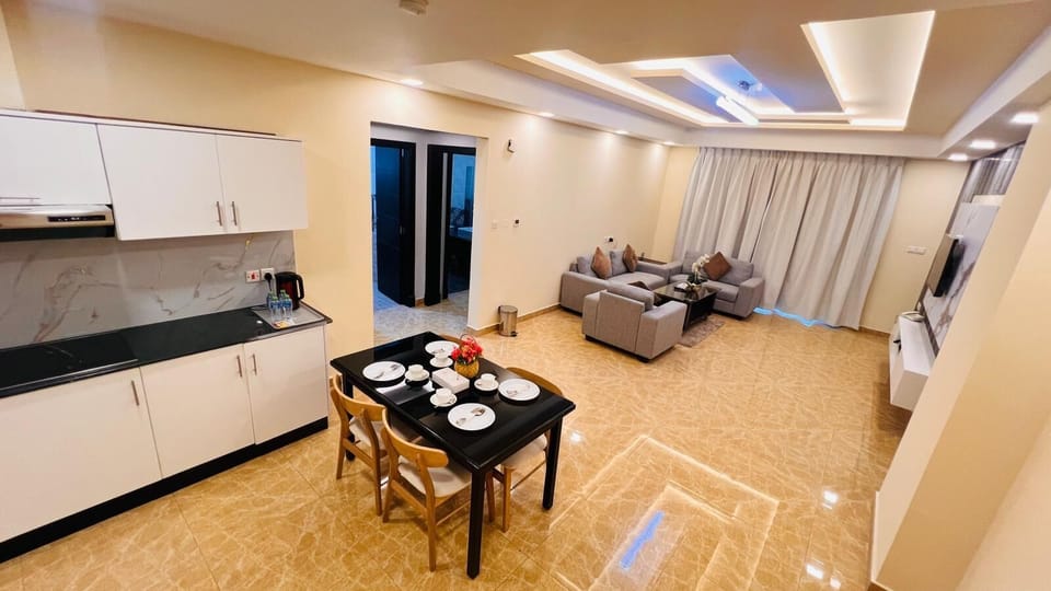Deluxe Apartment, 2 Bedrooms | Living area
