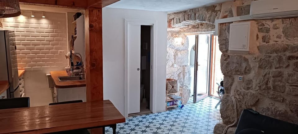 Studio, 1 Bedroom, Accessible, Smoking | Interior