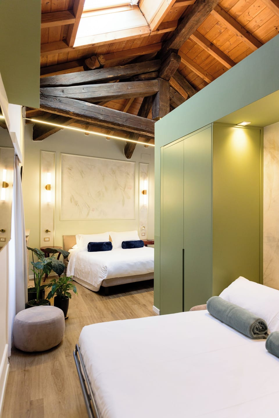 Junior Double Room, 1 Queen Bed with Sofa bed, Private Bathroom, City View | Frette Italian sheets, premium bedding, down comforters