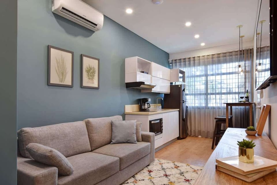 Sitting area with SmartTV and A/C