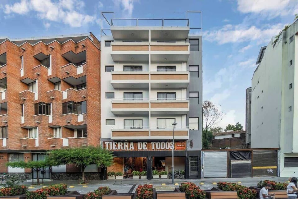 The Magusan building, located right on the iconic river boulevard. The apartment is located on the 5th floor and easily accessed with the elevator.