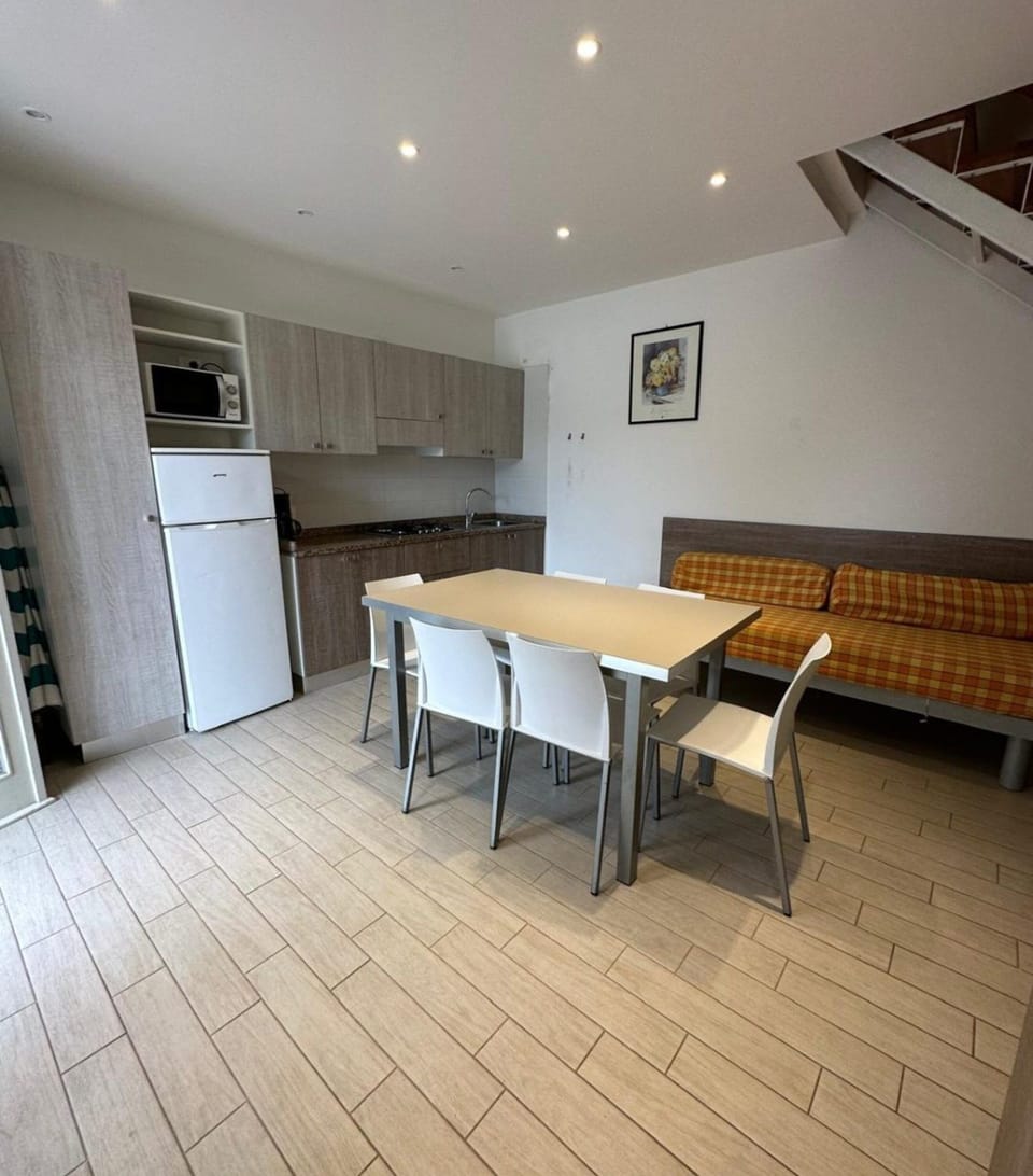 Villa, 2 Bedrooms, Balcony, Garden View | Interior