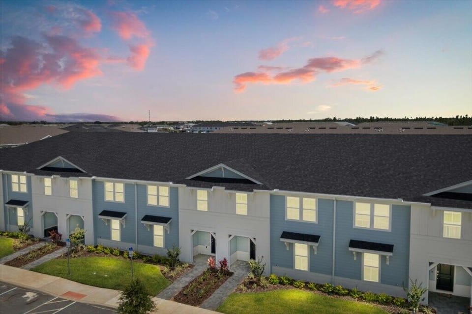 16085 Blue Wave Way (1).jpg