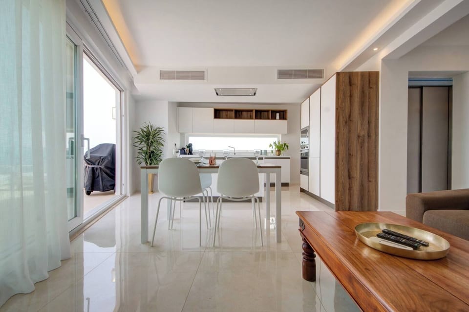 Apartment, 3 Bedrooms, Smoking, Private Pool | Dining room