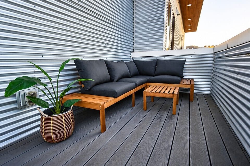 Herron - Balcony