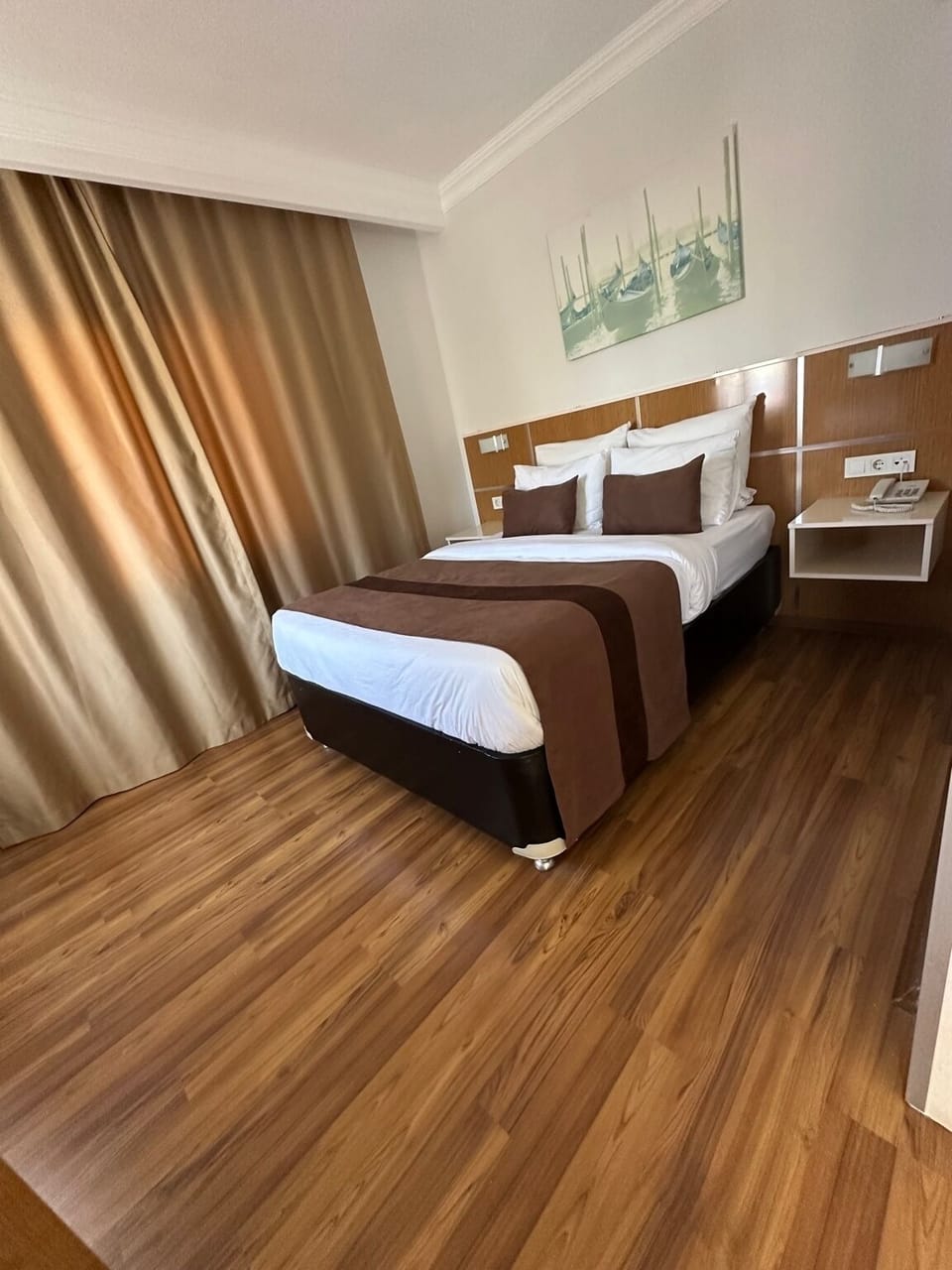 Deluxe Double Room | In-room safe, blackout drapes, free WiFi