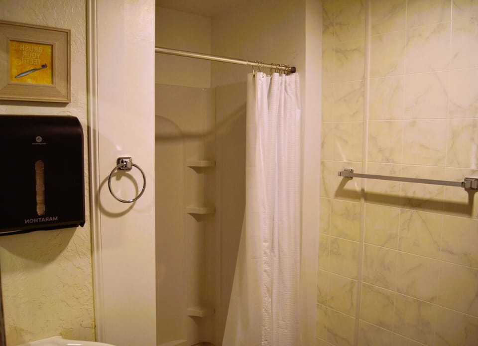 Shared Dormitory, 1 Bedroom, Accessible | Bathroom