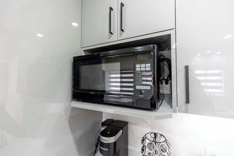 Microwave oven 