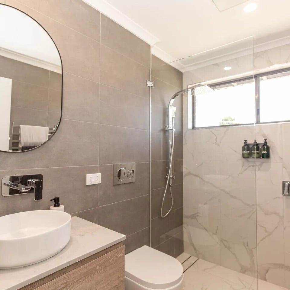 Main Bathroom