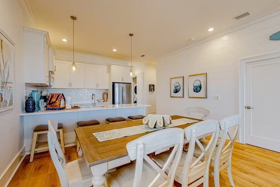Dining room seating for 13
