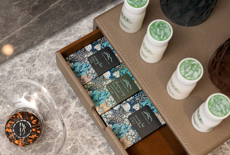 Panoramic Suite, City View | Bathroom | Free toiletries, hair dryer, slippers, towels