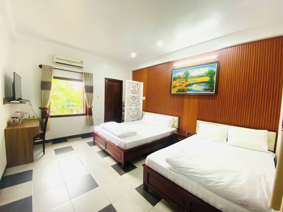 Family Quadruple Room | Blackout drapes, soundproofing, iron/ironing board, free WiFi