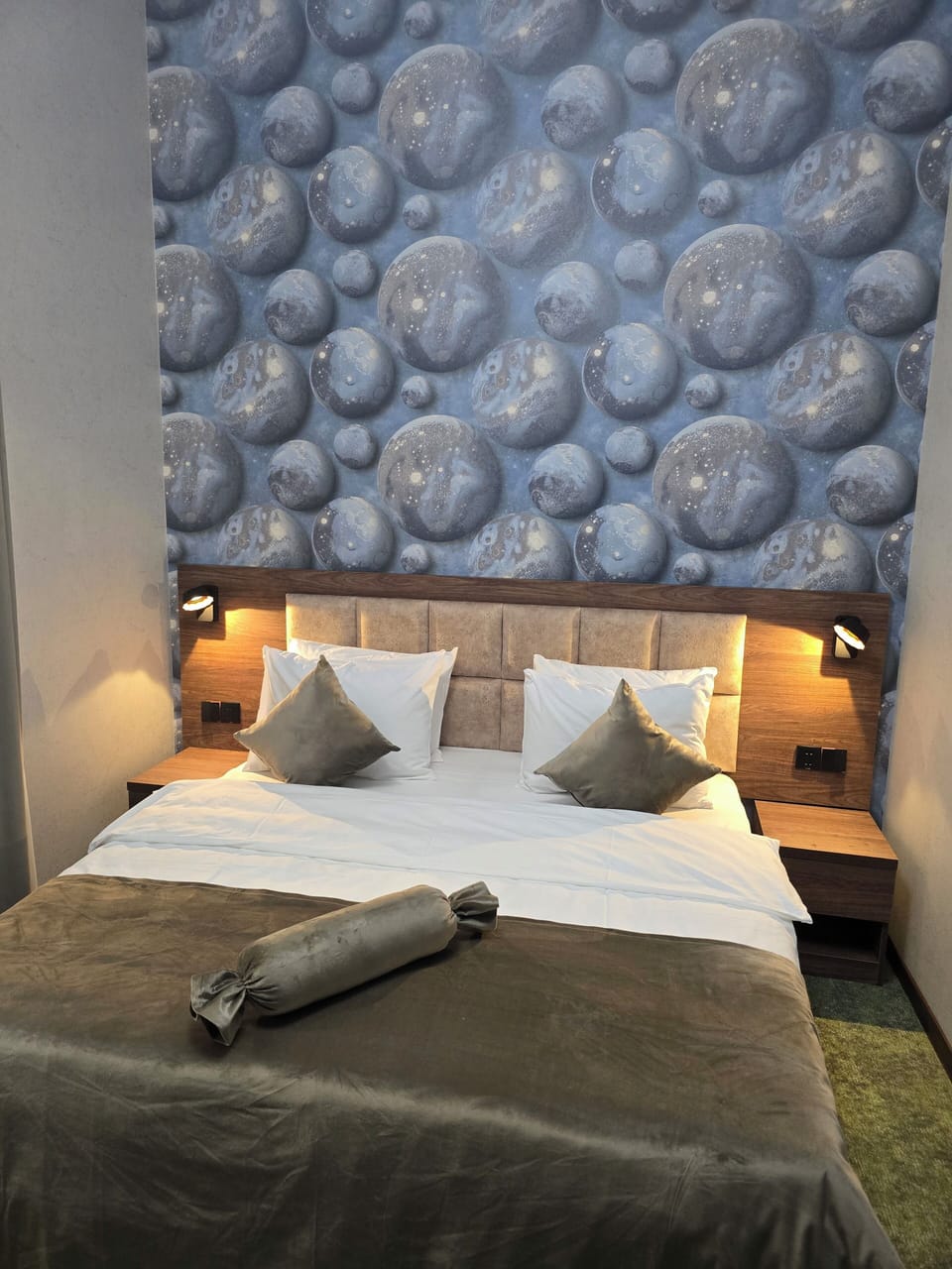 Standard Double Room Single Use, Non Smoking, Mountain View | In-room safe, desk, laptop workspace, blackout drapes