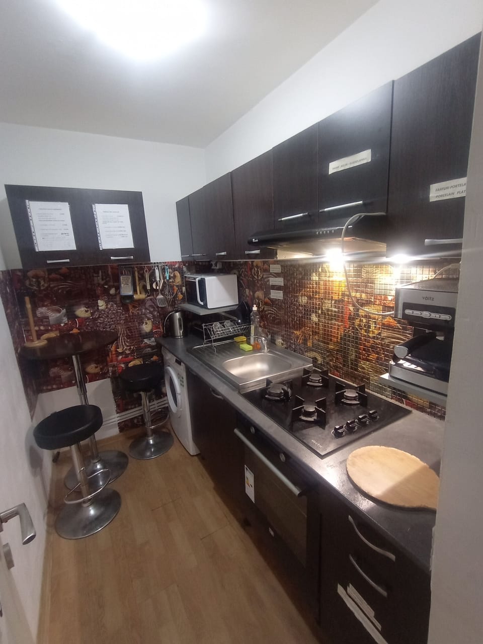 Microwave, oven, cookware/dishes/utensils