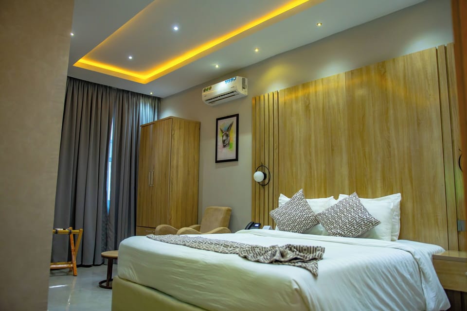 Standard Room, City View | Desk, laptop workspace, free WiFi