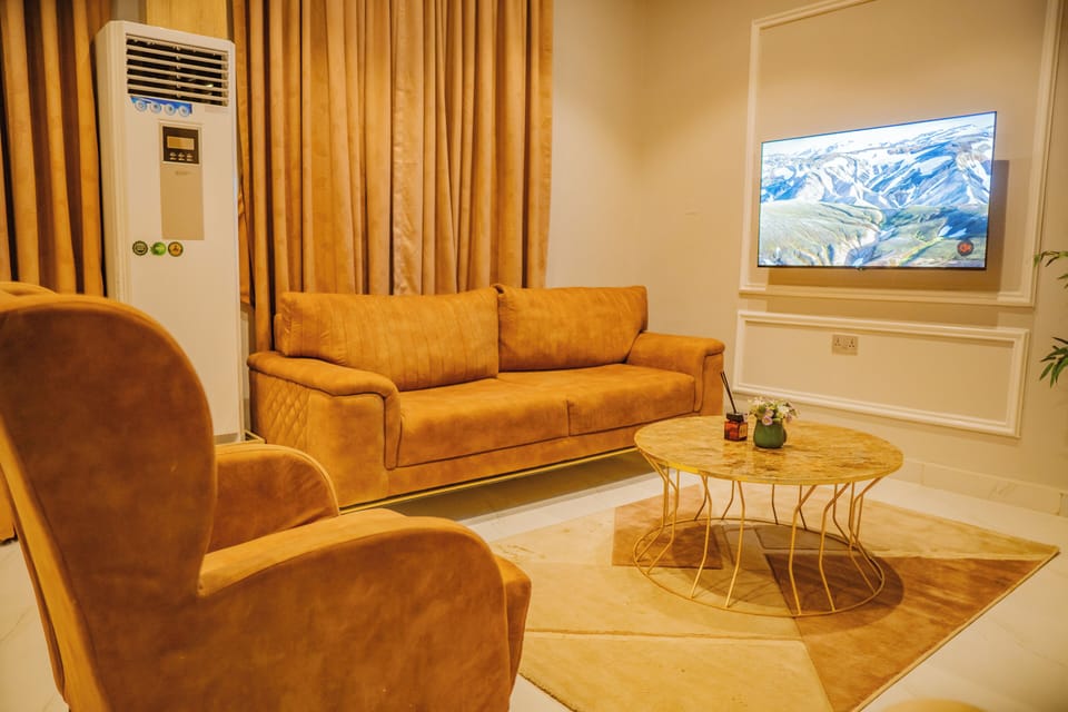 Junior Suite | Desk, laptop workspace, free WiFi