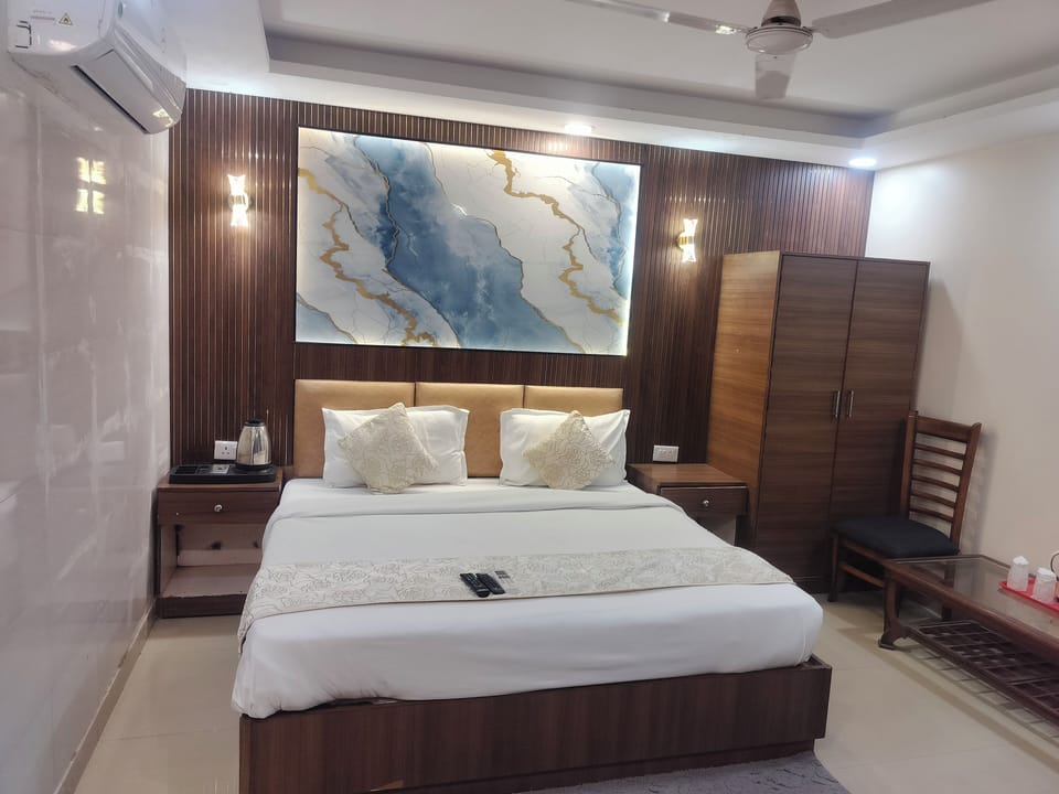 Classic Quadruple Room | Premium bedding, down comforters, pillowtop beds, soundproofing