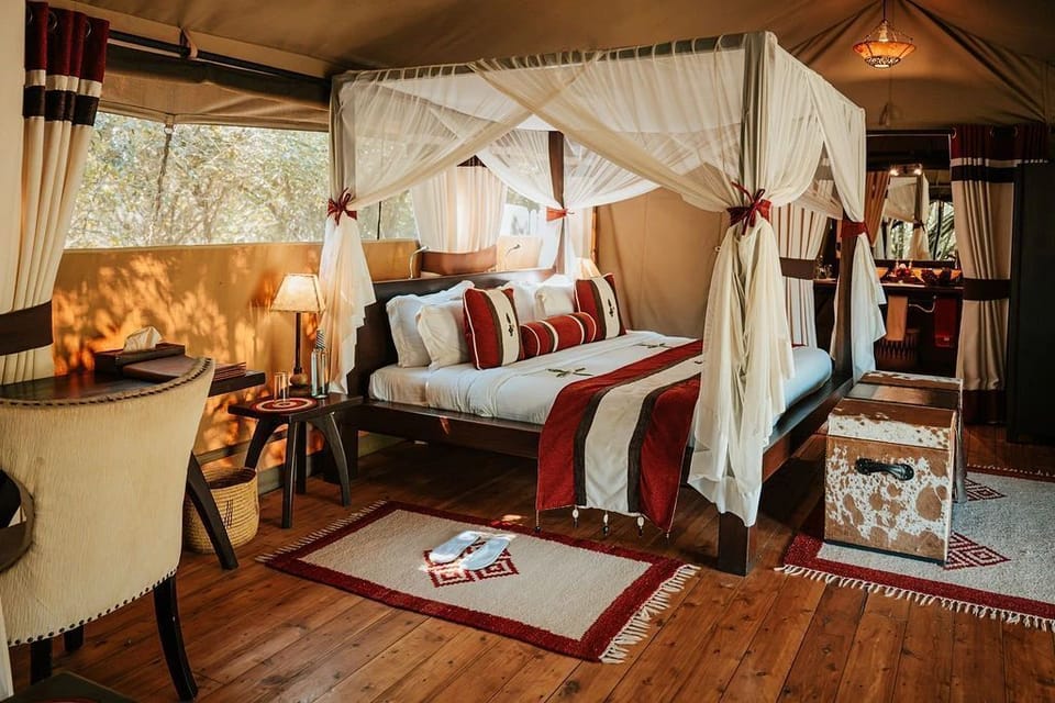 Minibar, desk, free WiFi, bed sheets